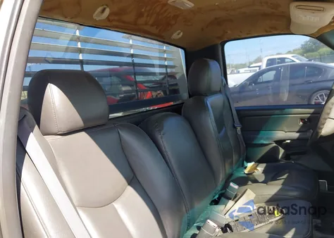 2006 Chevrolet Silverado 1500 Work Truck z USA, uszkodzony, nr VIN 3GCEK14V46G192460